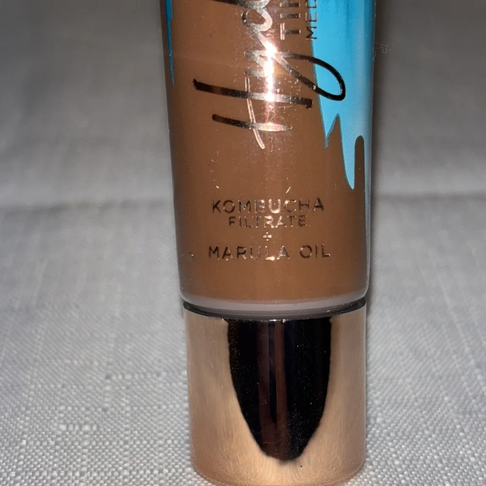 URBAN DECAY STAY NAKED Hydromaniac Tinted Glowy Hydrator 81 Deep 1.1oz